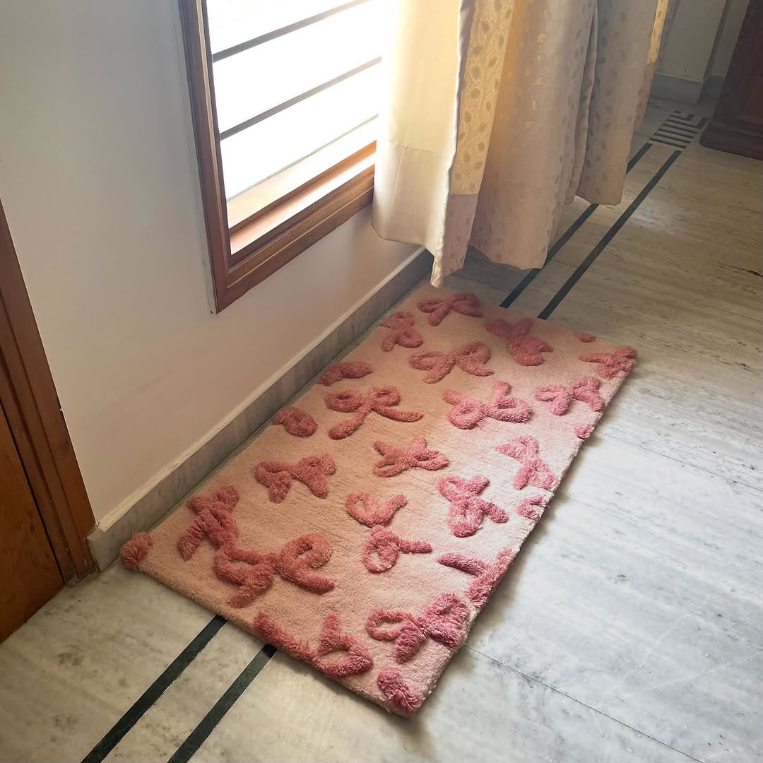 Rosette Ribbons Hand-Tufted 3D Rug