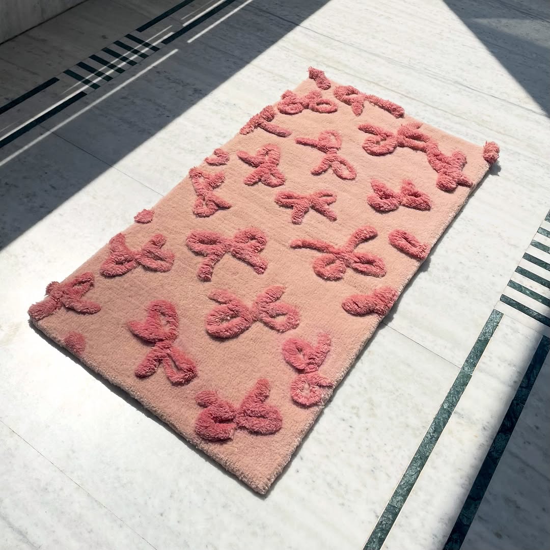 Rosette Ribbons Hand-Tufted 3D Rug