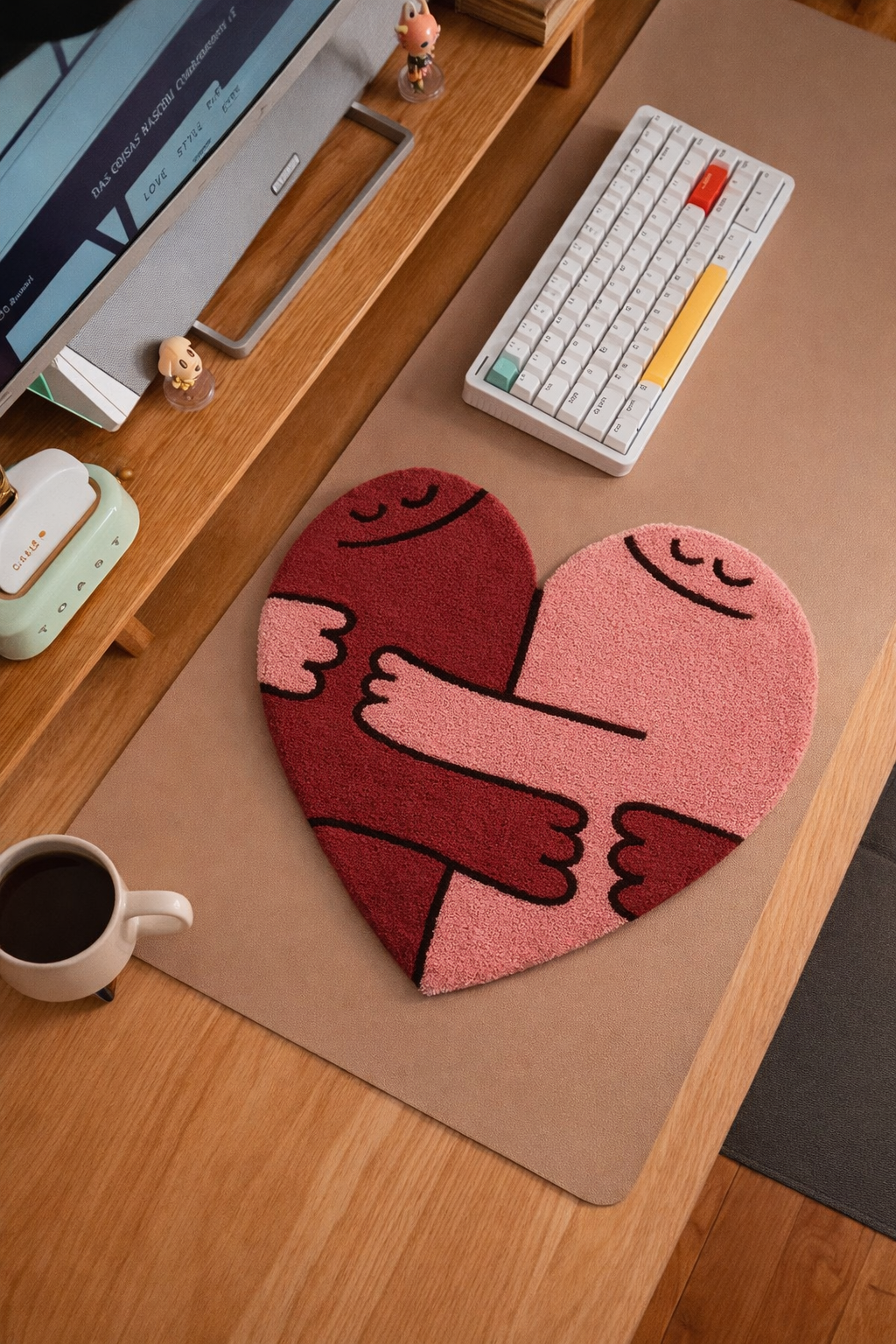 Stay close Hug hand tufted rug